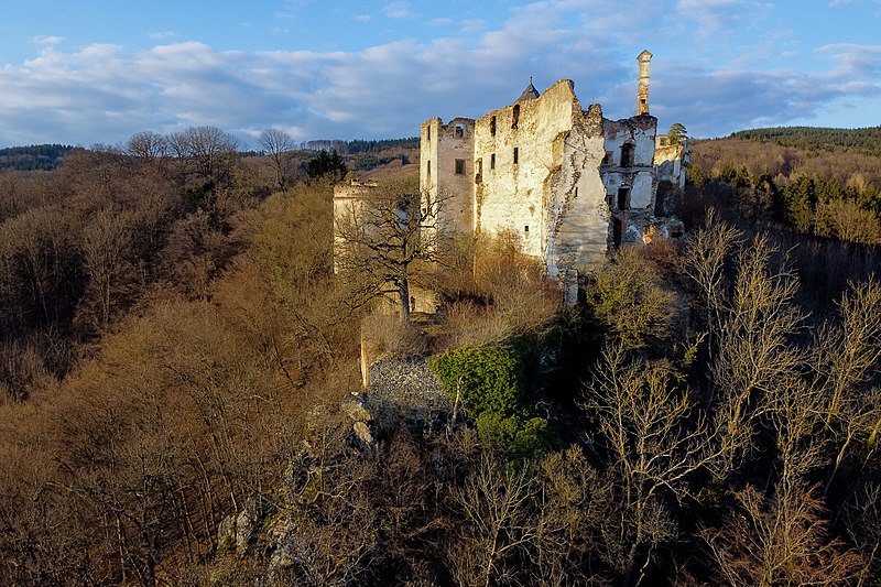 File:Burgruine Hohenegg 0151.jpg