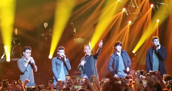 CNCO, Season 1 winners debut concert, January 30, 2016, The Fillmore Miami Beach. L-R: Joel Pimentel (Mexico), Erick Brian Colón (Cuba), Richard Camac