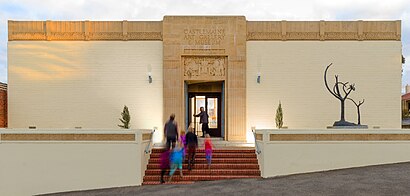 How to get to Castlemaine Art Museum with public transport- About the place