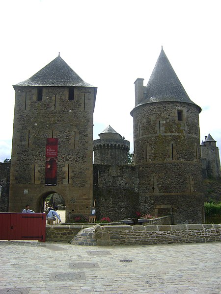 File:Château de Fougères 5.jpg