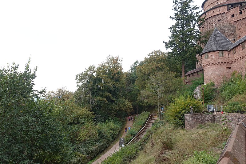 File:Château du Haut-Kœnigsbourg (30554688537).jpg