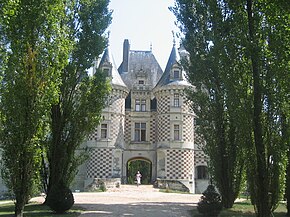 ChateaudesReauxHaupthaus02.jpg