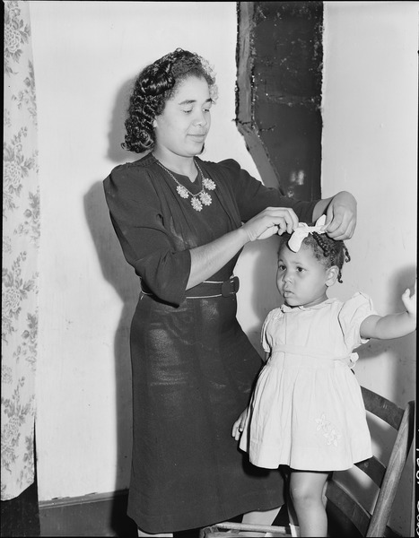 File:Child of a miner. NOTICE, NOTICE - this is probably not the child's mother. Panther Red Ash Coal Corporation, Douglas... - NARA - 540997.tif