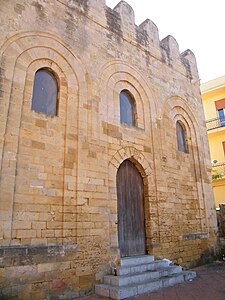 Église de San Nicolò Regale avant - Mazara.jpg