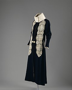 Manteau en laine, soie, cuir et fourrure (vers 1919), New York, Metropolitan Museum of Art.