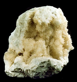 04 EKİM 2020 CUMHURİYET PAZAR BULMACASI SAYI : 1801 300px-Colemanite_-_USGS_Mineral_Specimens_096