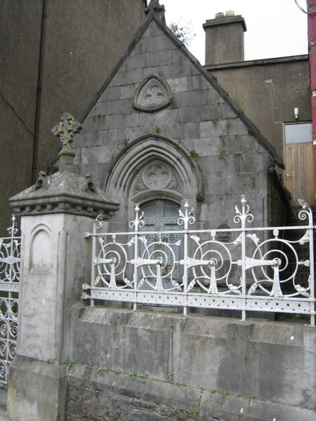 File:Costello Memorial Chapel, Carrick-on-Shannon - geograph.org.uk - 210173.jpg