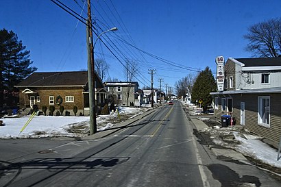 How to get to Coteau-Station with public transit - About the place