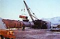 Kontaminiertes Eis wird zum Transport in die USA in Stahltanks geladen.