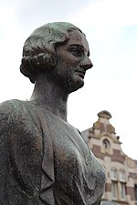 Miniatuur voor Bestand:Dendermonde Queen Astrid bust 2.jpg