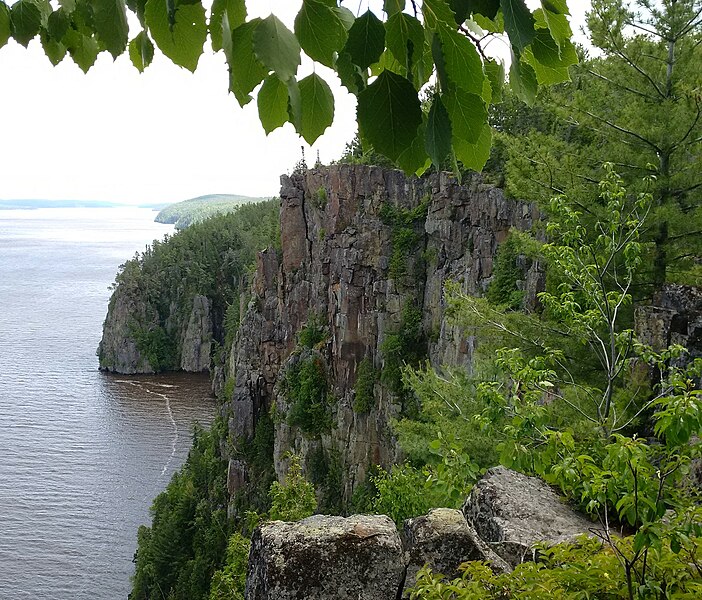 File:Devil's Rock - panoramio - Paul LaRocque.jpg