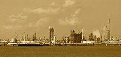 Dow Chemical St. Charles plant at Taft LA on the Mississippi River.jpg