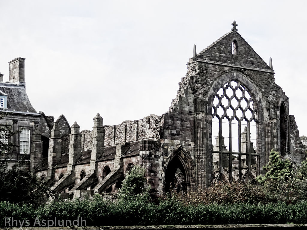 Ruine de l'Hollyrood Abbay à Edimbourg - Photo de Rhys A.