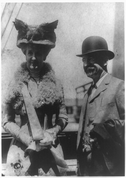 File:Edward Henry Harriman, railroad magnate, and wife, three-quarter-length portrait taken outdoors.tif