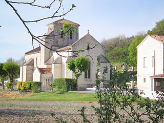 Eglise de Floirac (Charente-Maritime).JPG