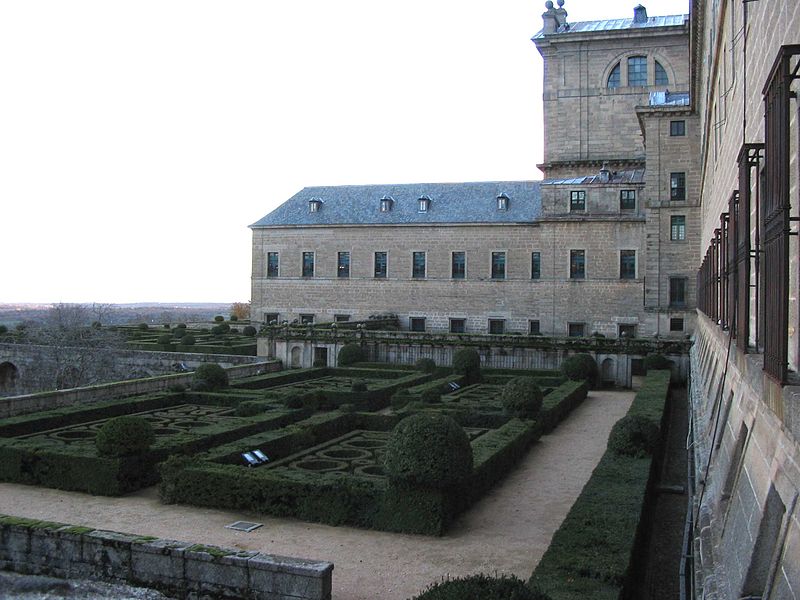 File:El Escorial-Gardens.jpg