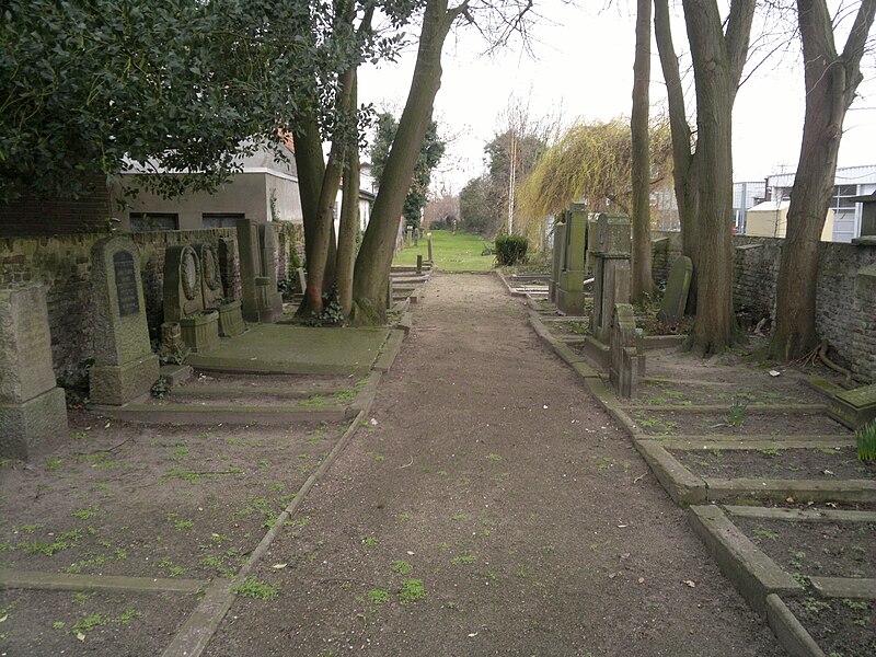 File:Emmerich-wassenbergstraße-Jüdischer Friedhof05.jpg