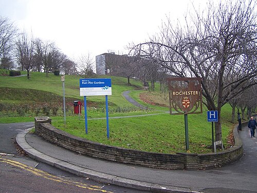 Entrance to Fort Pit Gardens - geograph.org.uk - 1065995.jpg