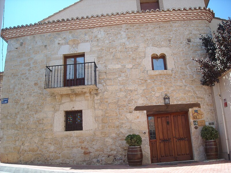 File:Ermita de Santa María de la Cruz.jpg