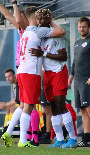 File:FC Salzburg (U19) gegen SSC Napoli (U19) UEFA Youth-League 2019-68.jpg