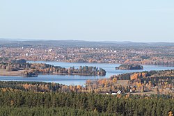 Fagersta och sjön Stora Aspen sett från Landsberget.JPG