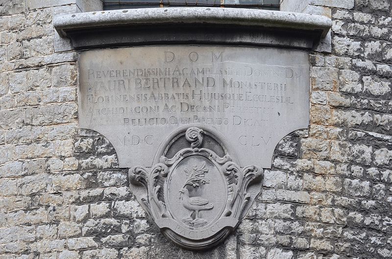 File:Florennes - Saint-Gengulphe - chevet - inscription de 1755 - 01.jpg