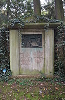 Frankfurt, main cemetery, grave adM II 101 Cnyrim.JPG