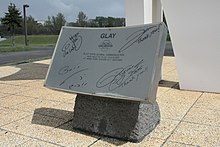 A plaque in Ishikari commemorating the 2001 Glay Expo GLAYmemoriarumoniyumento.jpg