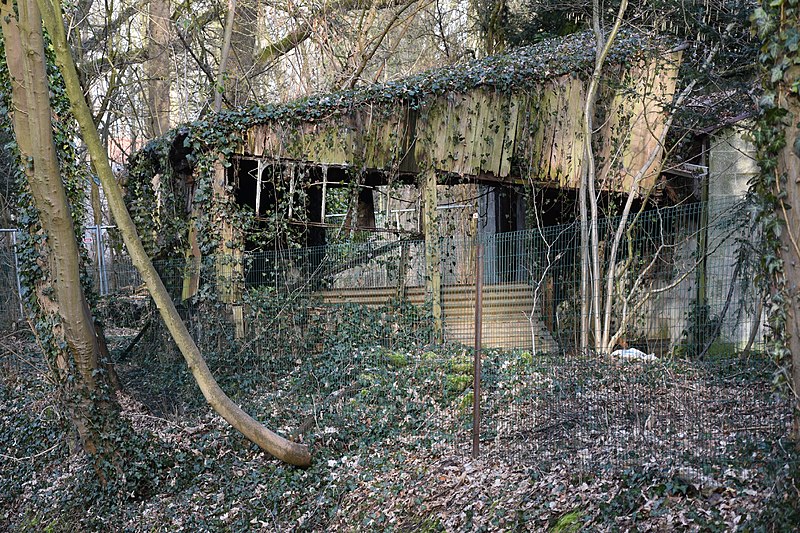 File:Garden shed - Woluwe Saint Lambert - Brussels.jpg