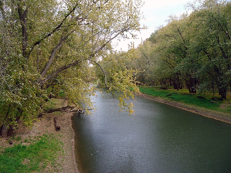 File:Gfp-iowa-effigy-mounds-looking-upstream-from-yellow-river.jpg