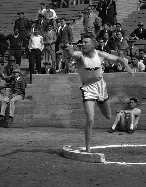 File:Glenn Hartranft doing shot put.jpg