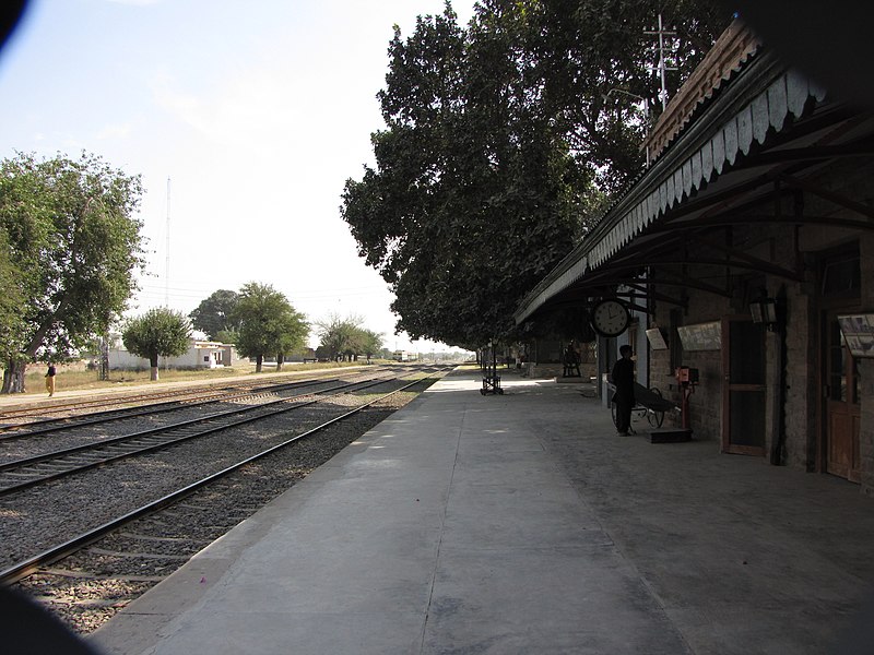 File:Golra Railway Station 2.JPG