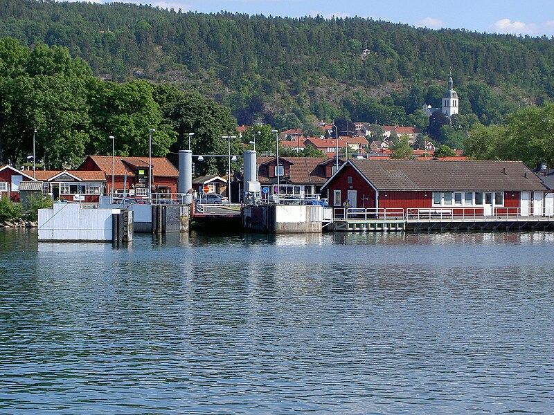 File:Gränna harbor.jpg