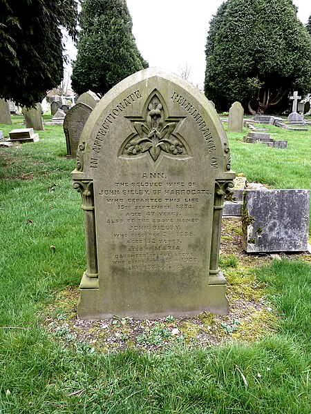 File:Harlow Hill Cemetery 009.jpg