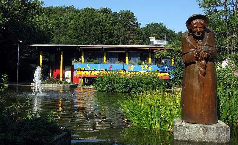 File:Haus der Begegnung in Freiburg-Landwasser 2.jpg