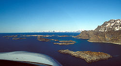 Lofoten, cara sur de las islas, desde el aire, mayo de 1996.