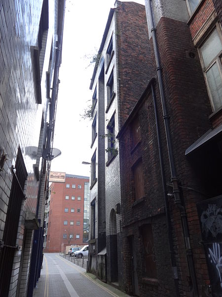 File:Hockenhall Alley, Liverpool 09 Nov 2014 (5).jpg