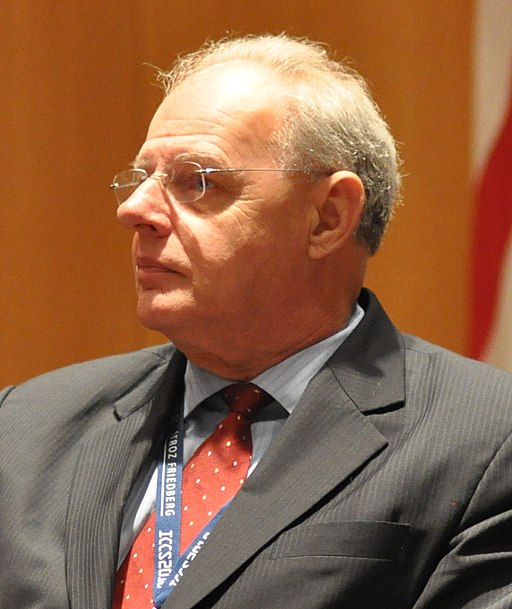 Howard Schmidt (cropped)