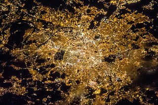 320px-ISS-35_Night_image_of_Paris,_Franc