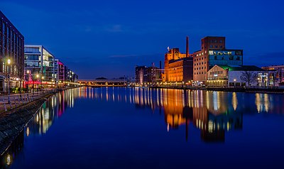 Pemandangan Innenhafen, Duisburg, Jerman, ketika aram.