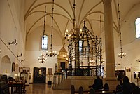 Gjutjärnsbimah i Gamla synagogan i Kraków, Polen