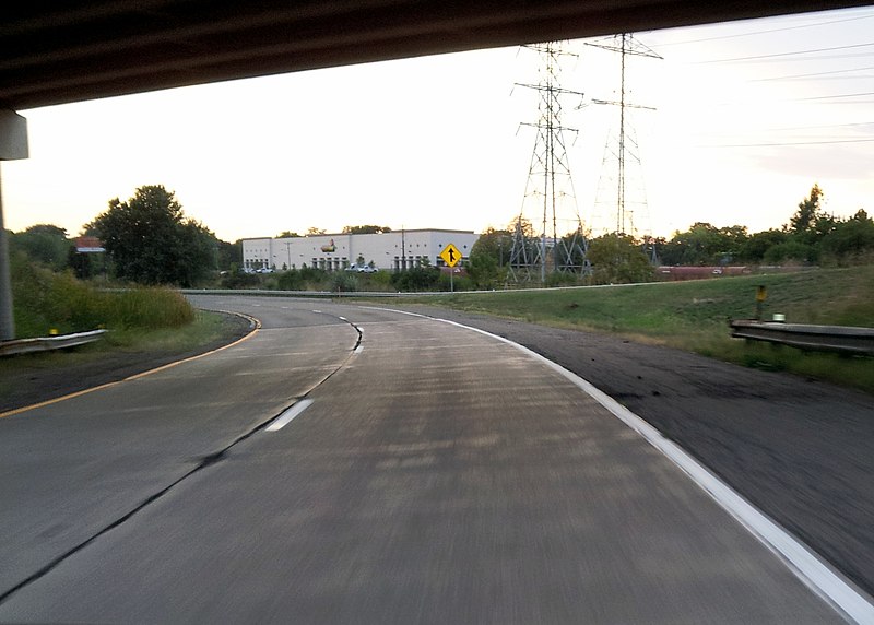 File:Interstate 35W - Roseville, MN - panoramio (22).jpg