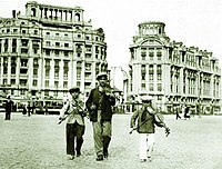 Děti hrají na housle v centru Bukurešti, 1930-1940