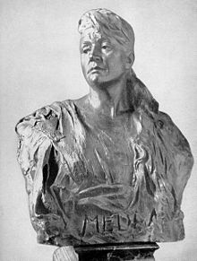 Jászai Mari mint Médea, Stróbl Alajos, 1893.jpg