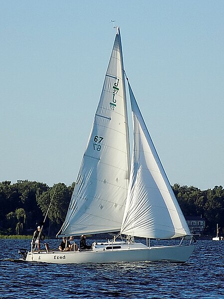 File:J27 sailboat Fred 3969.jpg