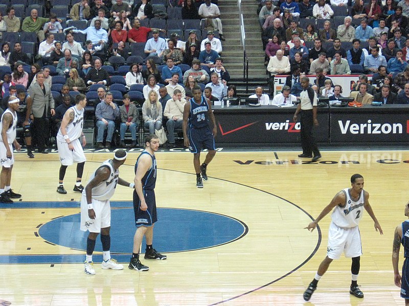 File:Jazz v Wizards action.jpg