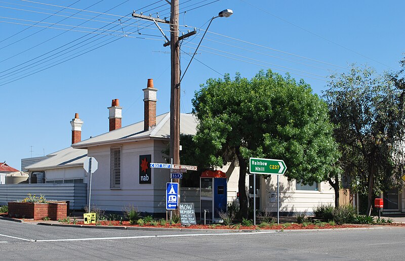 File:Jeparit National Australia Bank.JPG