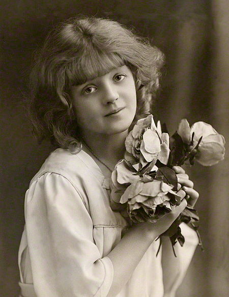 Joan Morgan 1917.jpg