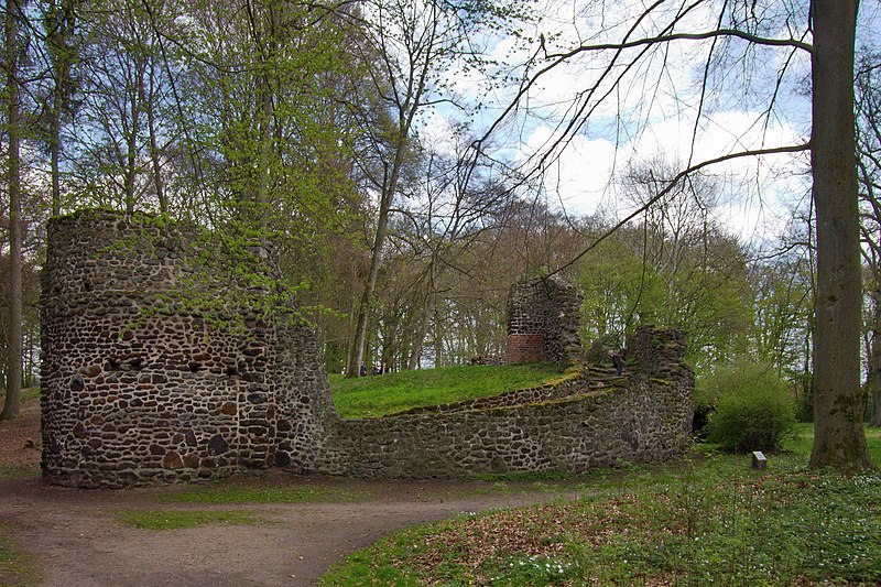 File:Künstliche Grotte von 1788 im Schlosspark in Ludwigslust IMG 1921.jpg