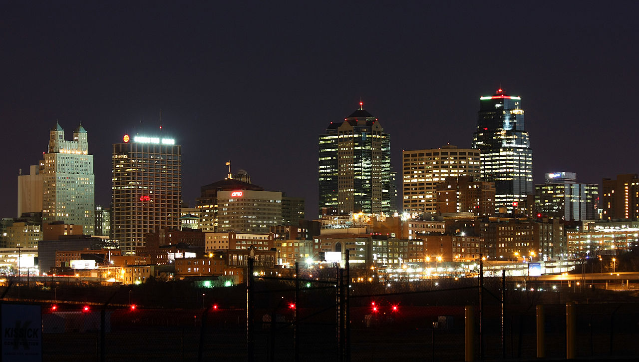 File:Kansas City, MO skyline at night.jpg - Wikimedia Commons